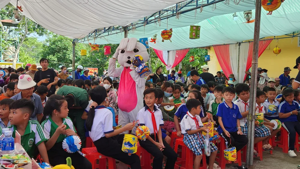 Biên cương - Đêm hội trăng rằm (2).jpg