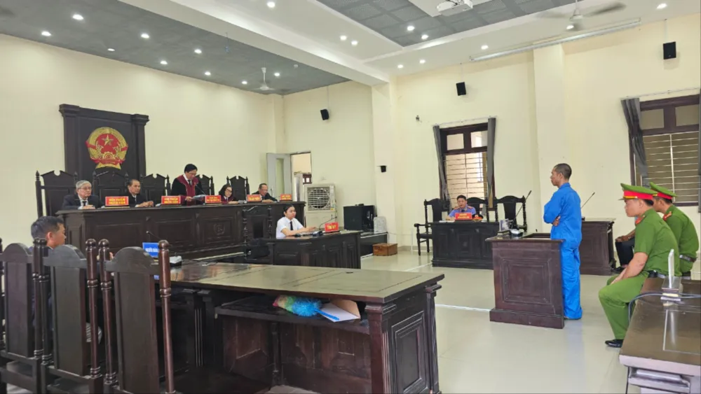 Phiên tòa xét xử bị cáo Danh Thanh Sơn về tội giết người. Ảnh: HD người phụ nữ chặn facebook.jpg