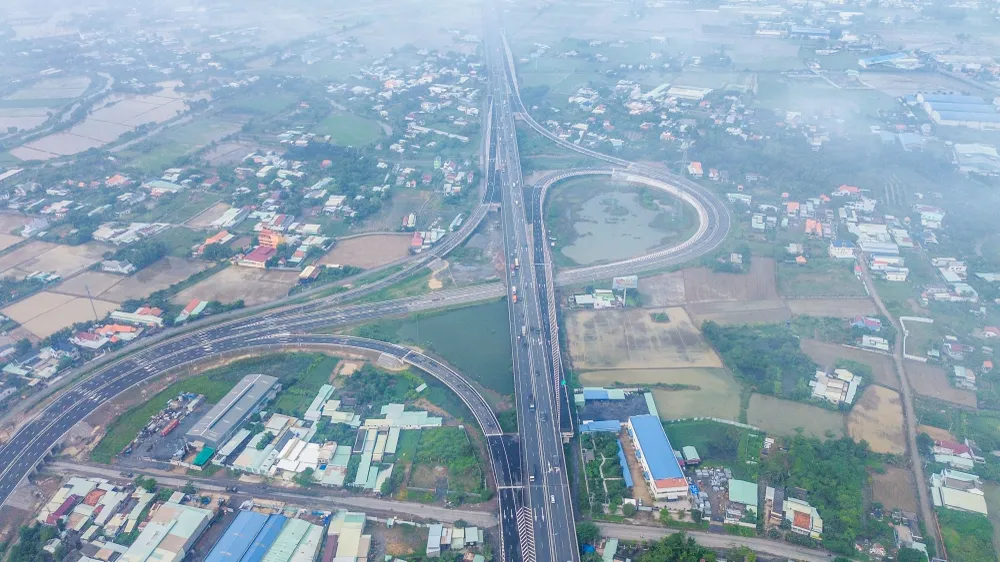 Dự kiến nút giao cao tốc TP.HCM - Trung Lương với cao tốc Bến Lức - Long Thành sẽ tổ chức khai thác tạm vào cuối năm nay. Ảnh: HD Cao tốc Bến Lức - Long Thành_9.jpg
