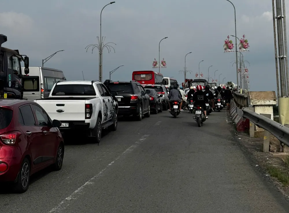 cầu Bến Lức 1.jpg