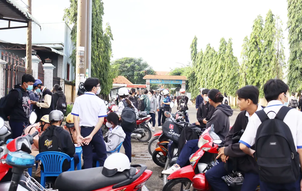 CSGT Long An phát hiện hơn 500 em học sinh vi phạm luật giao thông. Ảnh: TP học sinh vi phạm luật giao thông (2).jpg
