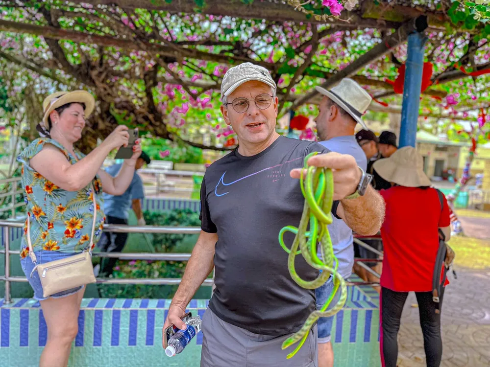 du khách quốc tế 17.jpg