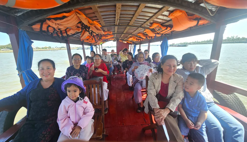 du khách quốc tế 26.jpg