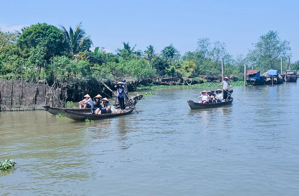 du khách quốc tế (5).jpg