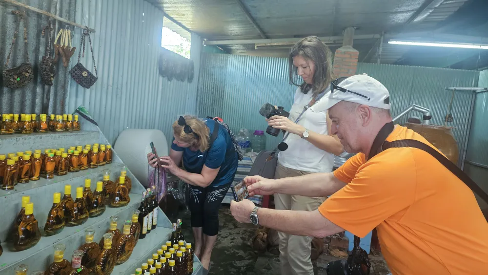 du khách quốc tế (7).jpg