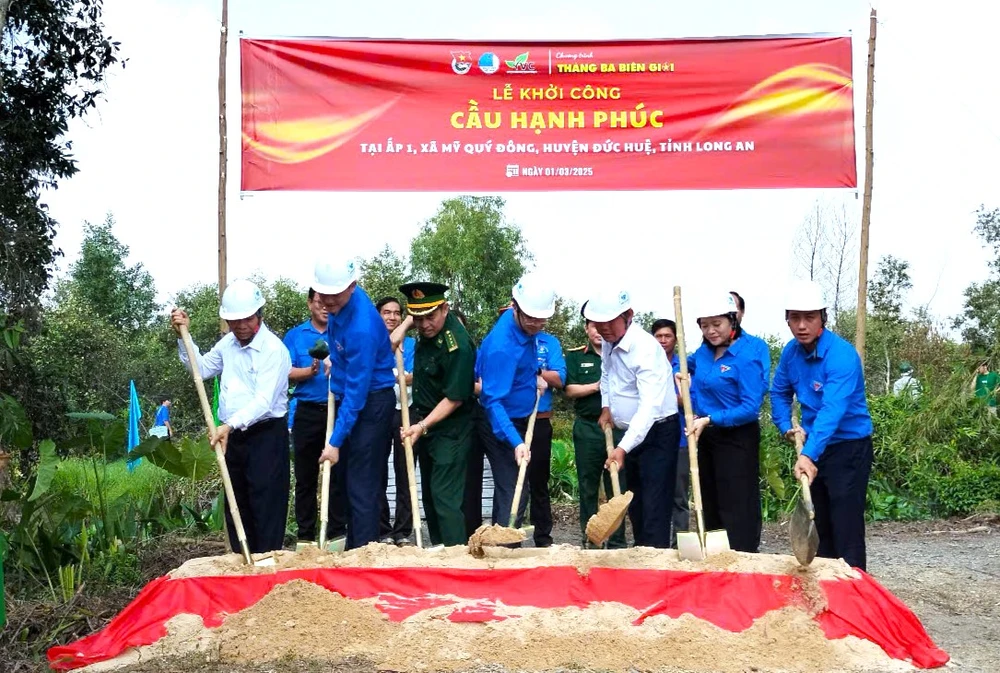 Tháng Ba biên giới 8.jpg