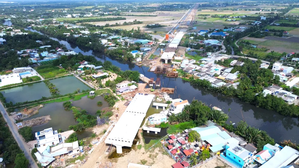 Bí thư tỉnh ủy Long An 4.JPG