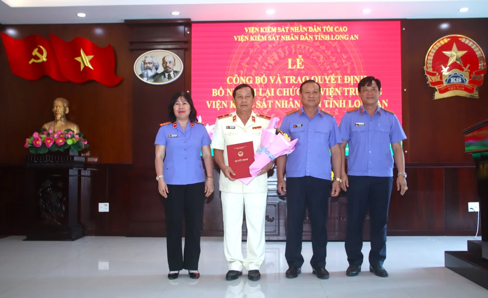 Viện trưởng VKSND tỉnh Long An 1.JPG