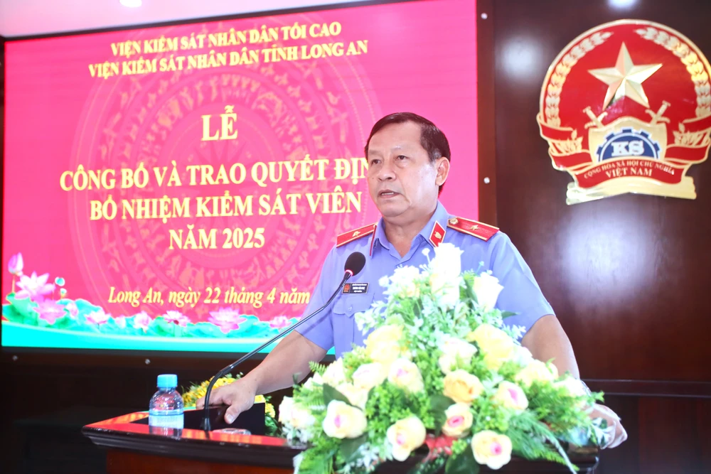 Viện trưởng VKSND tỉnh Long An 3.JPG