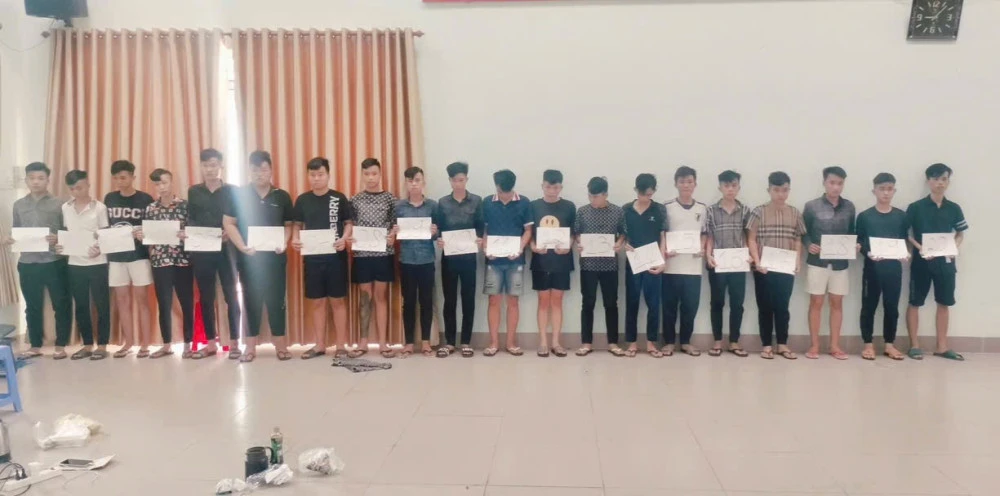 22 thanh thiếu niên.jpg