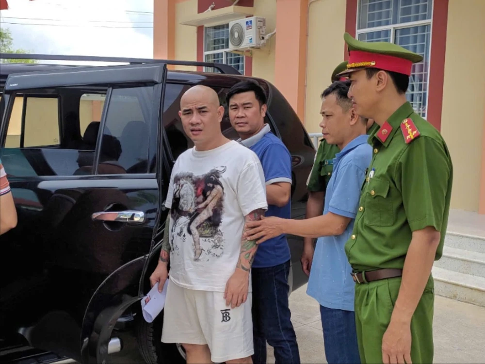 Huỳnh Minh Sang bị lực lượng công an di lý về Phú Yên để tiếp tục điều tra. Ảnh: CA 1000068375.jpg