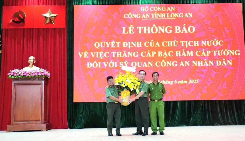 Giám đốc Công an tỉnh Long An 2.jpg