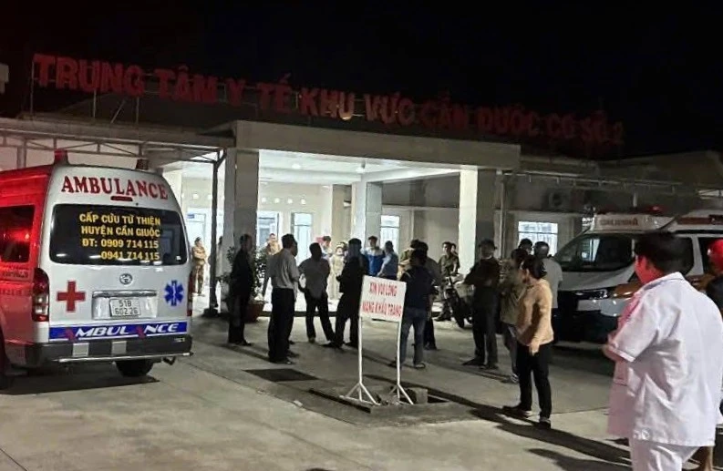 xe chở công nhân 4.jpg