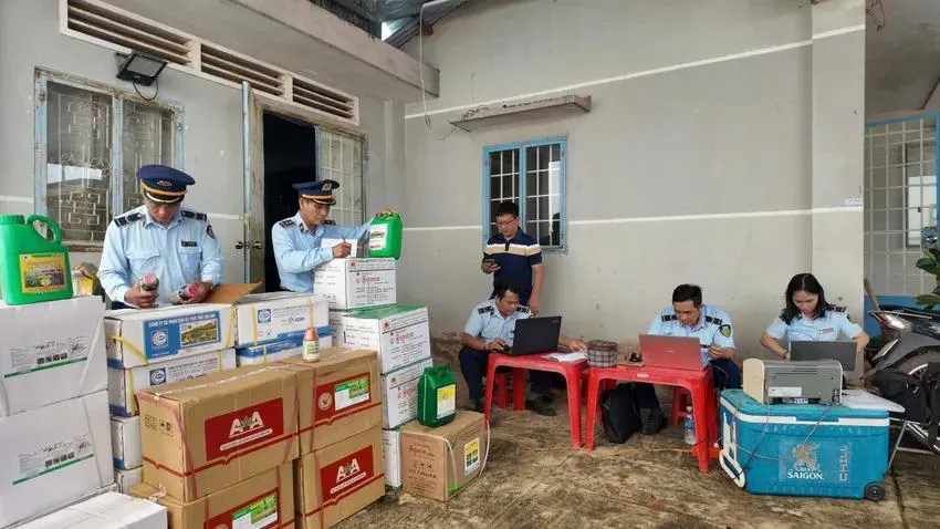 hàng nhập lậu 3.jpg