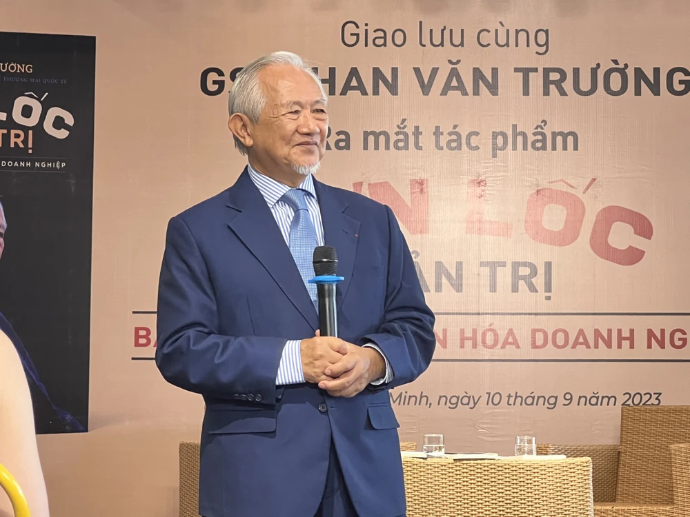 GS Phan Văn Trường sinh năm 1946 tại Hải Dương, ông là chuyên gia cao cấp trong lĩnh vực đàm phán quốc tế và là cố vấn của Chính phủ Pháp về thương mại Quốc tế.