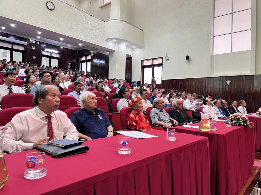 Đại biểu tham dự Đại hội Hội Khoa học lịch sử TP.HCM lần thứ 8. IMG_6527.jpeg