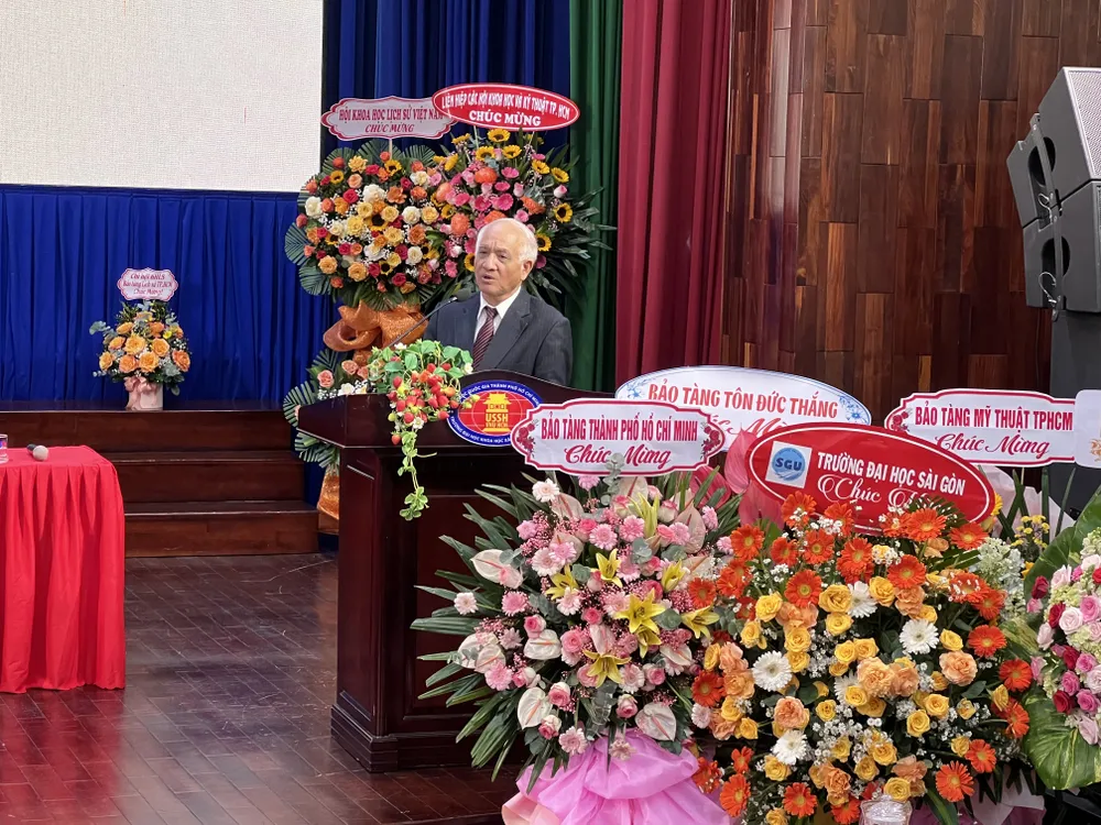 PGS.TS Trần Đức Cường, Chủ tịch Hội Khoa học Lịch sử Việt Nam tổng kết và chỉ đạo Đại hội. IMG_6549.jpeg