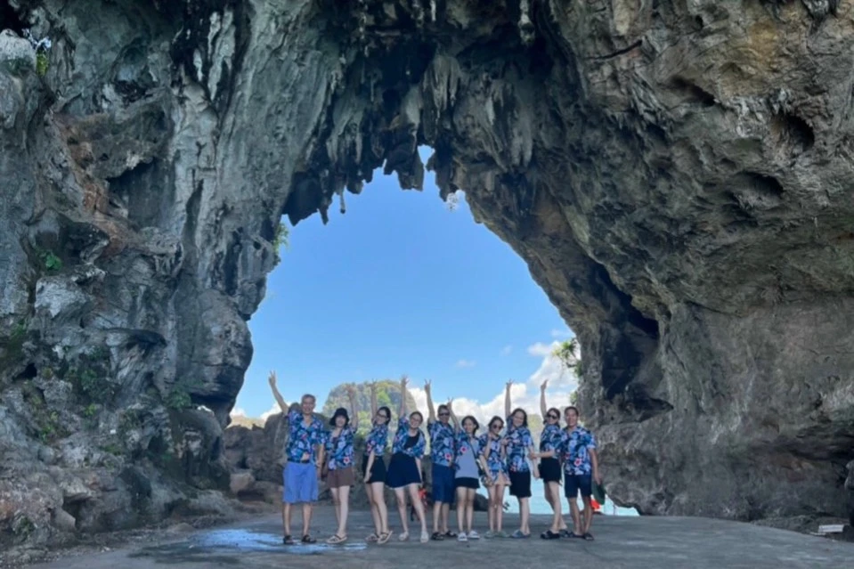 Đến Vịnh Hạ Long, không thể bỏ qua Đảo Thủng ảnh 5