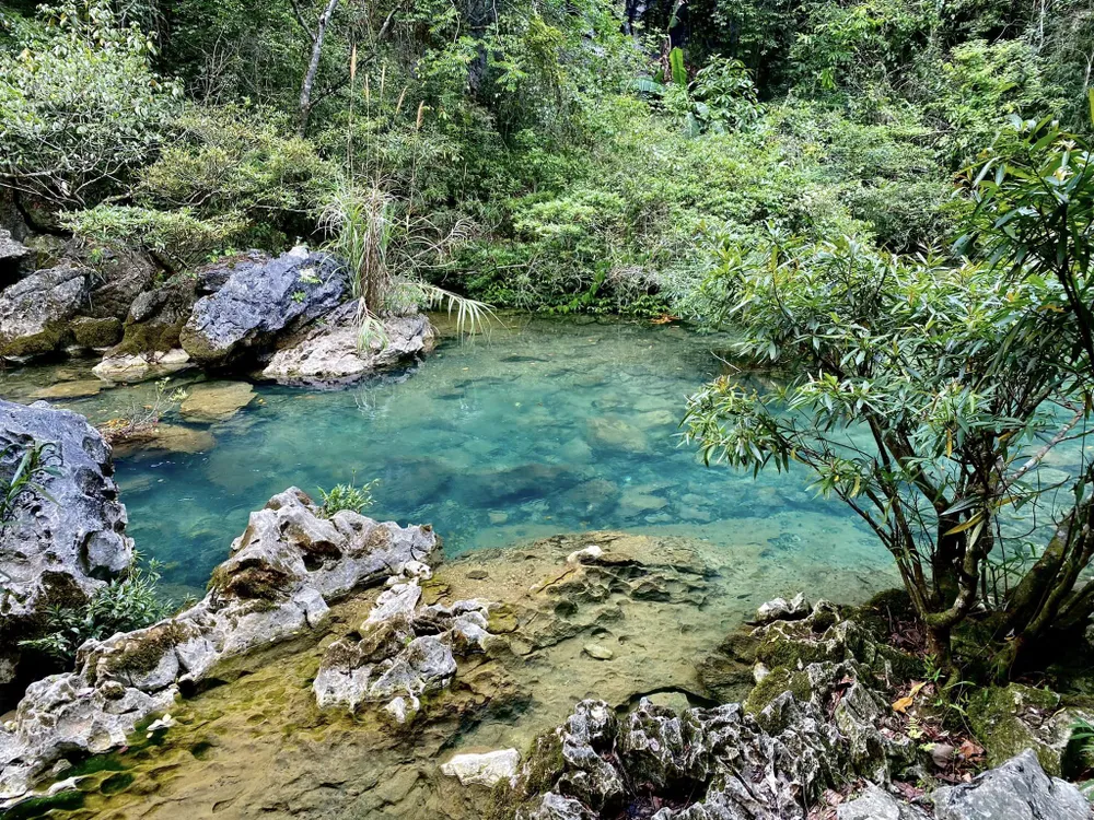 Nước suối xanh như ngọc. Ảnh : NGUYỆT Nước suối xanh như ngọc. Ảnh : NGUYỆT