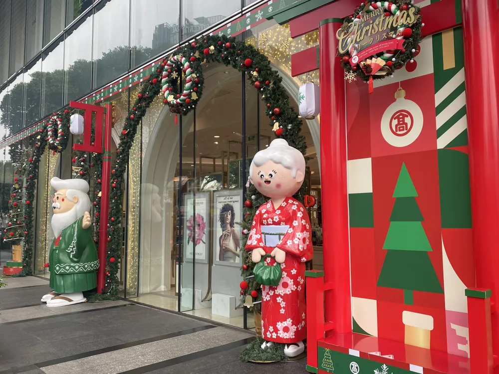 Takashimaya cũng là một trong những địa điểm hút khách check-in. Ảnh: HOÀNG HIẾU.