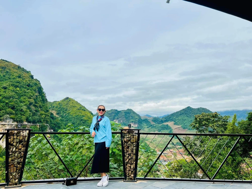 Có rất nhiều góc để check-in sống ảo khi đến tham quan nơi này. Ảnh: VÂN ANH. cau-kinh1.jpg