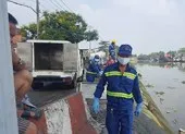Vớt thi thể người đàn ông trên sông Sài Gòn