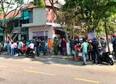 Nhân viên VNPT bị điện giật chết khi đang kéo cáp viễn thông ảnh 2 3 công nhân bị điện giật khi sửa hồ cá, 1 người tử vong