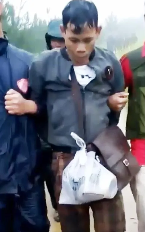 Biên phòng Kon Tum bắt 2 người Lào cùng ma túy đá ảnh 2