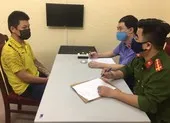 Dùng gạch tấn công cán bộ vì bị buộc dừng xây nhà trong dịch ảnh 3 Lao vào bóp cổ công an khi bị nhắc nhở không đeo khẩu trang
