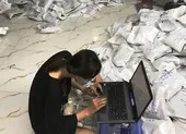 Thuê xe tải chở đồ điện lạnh ăn trộm như hàng của mình ảnh 3 Tạm giữ kho quần áo của 1 hotgirl chuyên livestream bán hàng ở Đà Nẵng