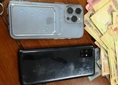 Bé trai vặn tay ga khiến xe lao vào ô tô, 2 mẹ con bị thương ảnh 2 4 game thủ đột nhập vựa cây cảnh lấy iPhone 13 Pro