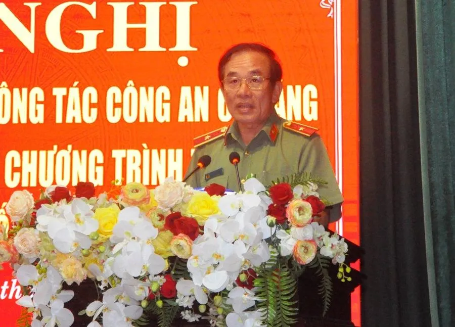 Thiếu tướng Vũ Xuân Viên, Giám đốc Công an TP Đà Nẵng chỉ đạo các đơn vị tập trung xử lý tình trạng các nhóm thanh thiếu niên dùng hung khí đi giải quyết mâu thuẫn. Ảnh: D.H Thiếu tướng Vũ Xuân Viên, Giám đốc Công an TP Đà Nẵng chỉ đạo các đơn vị tập trung xử lý tình trạng các nhóm thanh thiếu niên dùng hung khí đi giải quyết mâu thuẫn. Ảnh: D.H