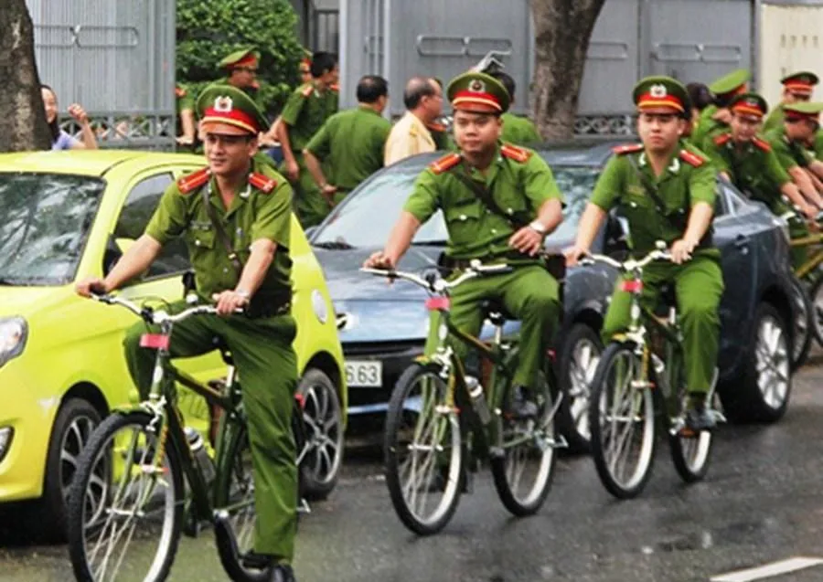 Một thời, phong trào công an đi xe đạp được chào đón ở Đà Nẵng. Ảnh: T.TÀI