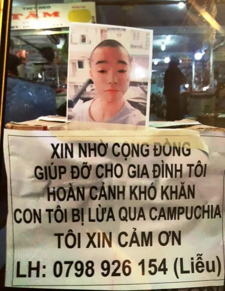 Tờ giấy chị Liễu mang theo gõ cửa từng nhà xin hỗ trợ để giải cứu con trai. Ảnh: H.H Tờ giấy chị Liễu mang theo gõ cửa từng nhà xin hỗ trợ để giải cứu con trai. Ảnh: H.H