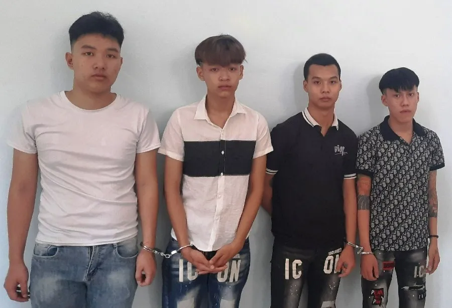 Các nghi phạm bị tạm giam trong vụ án. Ảnh: H.H