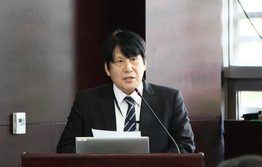 Ông Yakabe Yoshinori, Tổng lãnh sự Nhật Bản tại Đà Nẵng phát biểu tại hội nghị. Ảnh: MINH TRƯỜNG Ông Yakabe Yoshinori, Tổng lãnh sự Nhật Bản tại Đà Nẵng phát biểu tại hội nghị. Ảnh: MINH TRƯỜNG