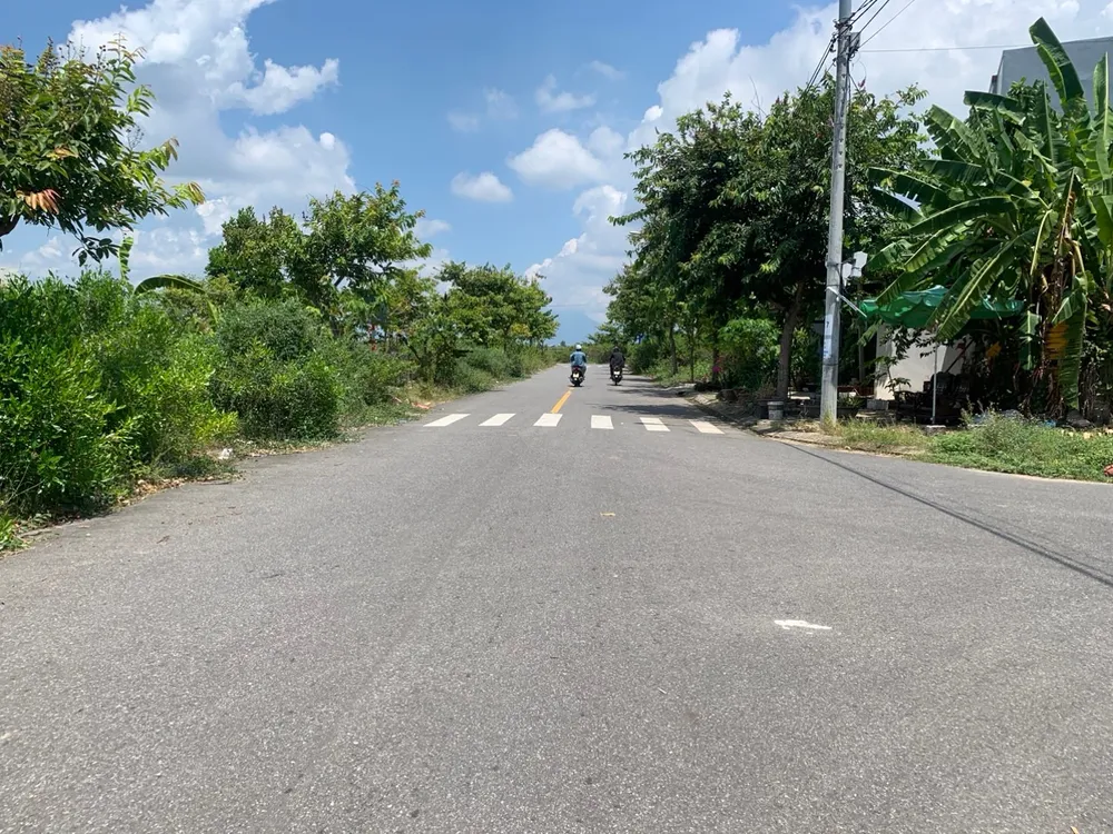 Khu vực phát hiện thi thể người bị bắn. Ảnh: H.H Khu vực phát hiện thi thể người bị bắn. Ảnh: H.H