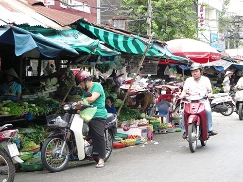 TP.HCM dẹp 2 ngôi chợ ở quận 1 ảnh 1