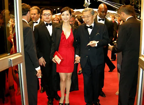 Đạo diễn kỳ cựu của 'Loan mắt nhung', 'Ông cố vấn' nguy kịch ảnh 2 Đạo diễn kỳ cựu của 'Loan mắt nhung', 'Ông cố vấn' nguy kịch ảnh 2