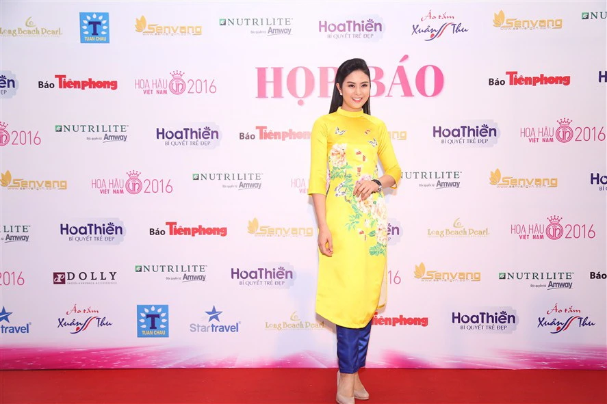 Tám hoa hậu, á hậu Việt Nam cùng đọ sắc ảnh 10