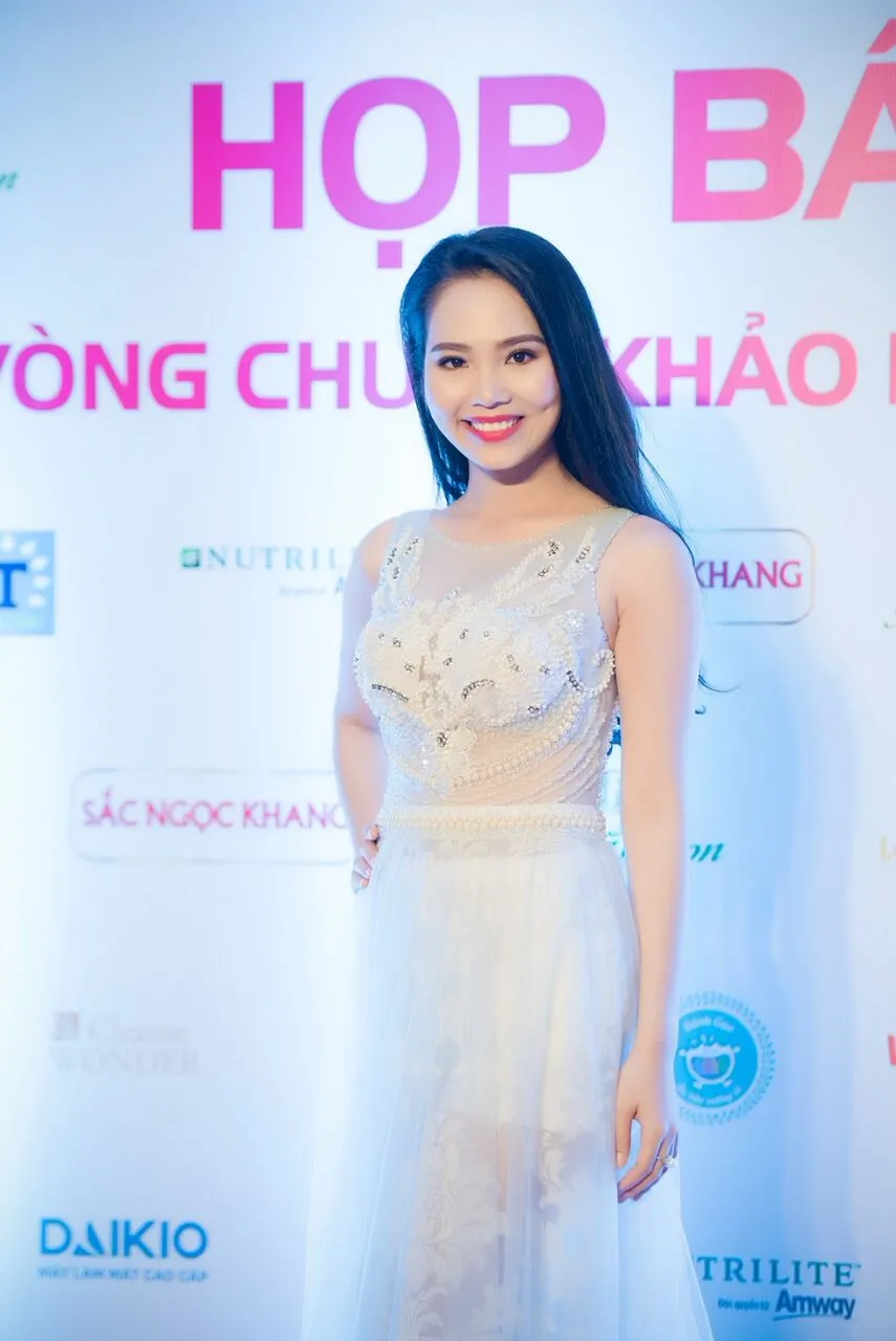 Dàn hoa hậu, người đẹp đọ sắc trước 'Hoa hậu Việt Nam 2016' ảnh 11 Dàn hoa hậu, người đẹp đọ sắc trước 'Hoa hậu Việt Nam 2016' ảnh 11