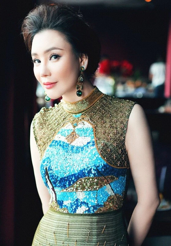 Ca sĩ Hồ Quỳnh Hương