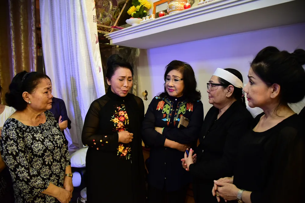 Đông đảo nghệ sĩ, khán giả đến viếng NSND Thanh Tòng ảnh 15