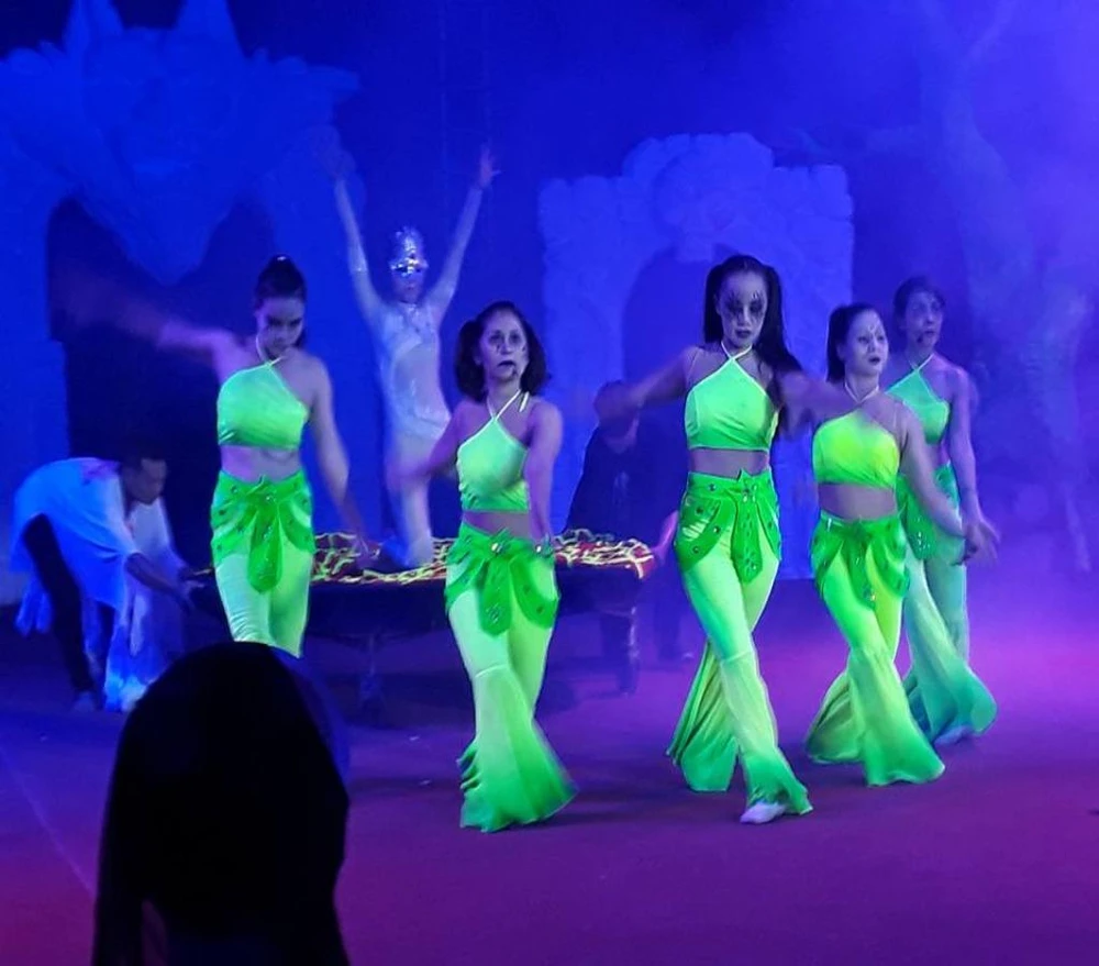 đêm xiếc haloween 2