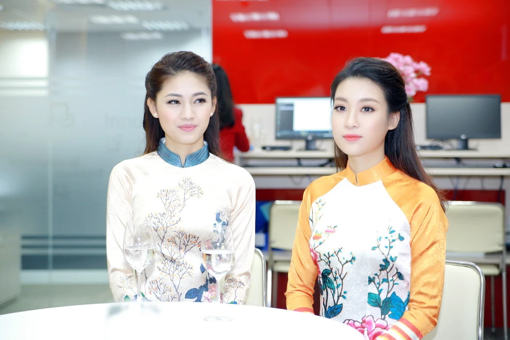 Mỹ Linh, Thanh Tú diện áo dài của hoa hậu Ngọc Hân ảnh 8