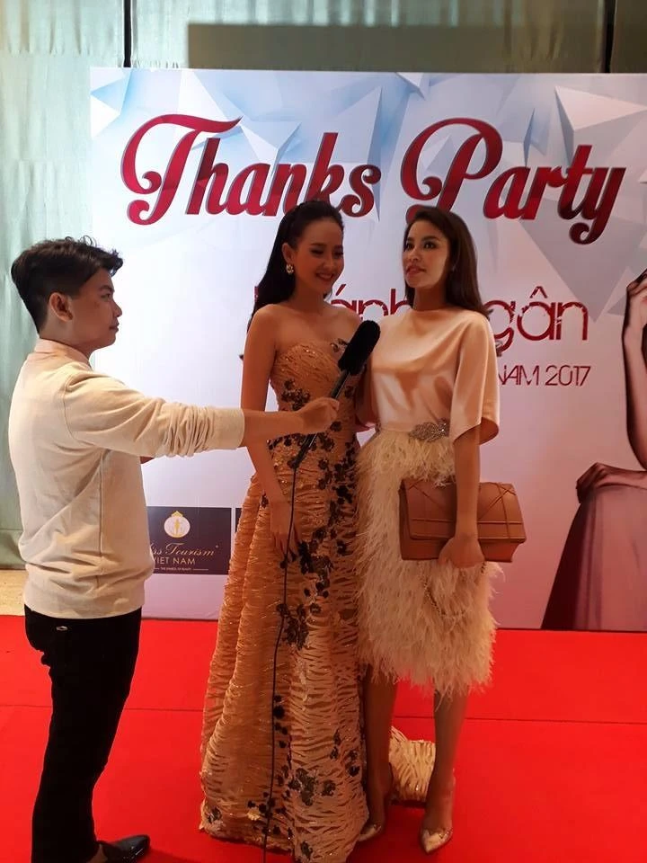 Khánh Ngân với Phạm Hương