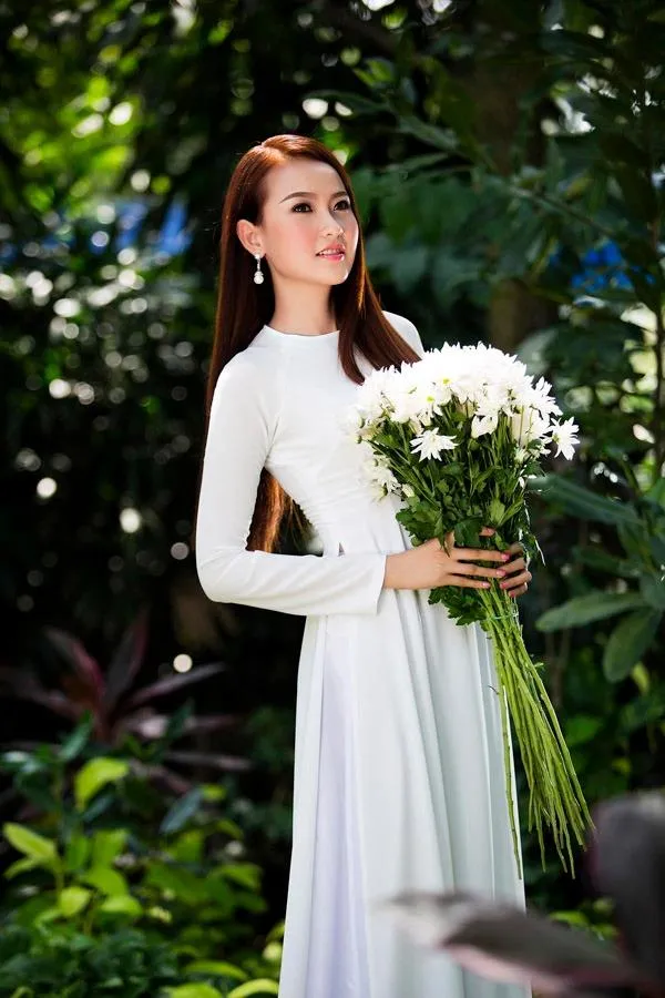 Duyên dáng áo dài.