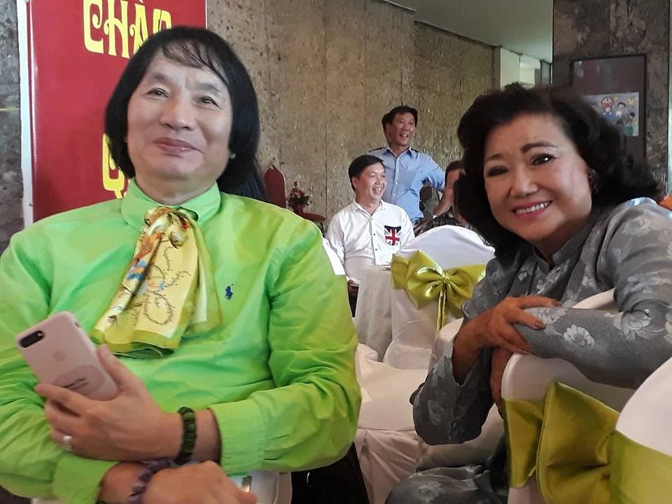 Với kỳ nữ Kim Cương. 