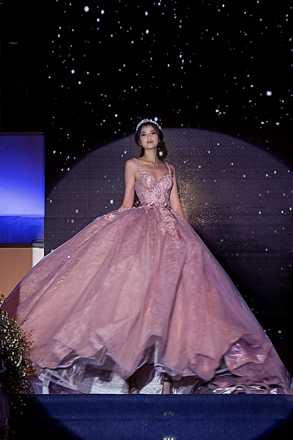 Choáng ngợp dàn hoa hậu,hoa khôi hóa thân thành nữ thần ảnh 7