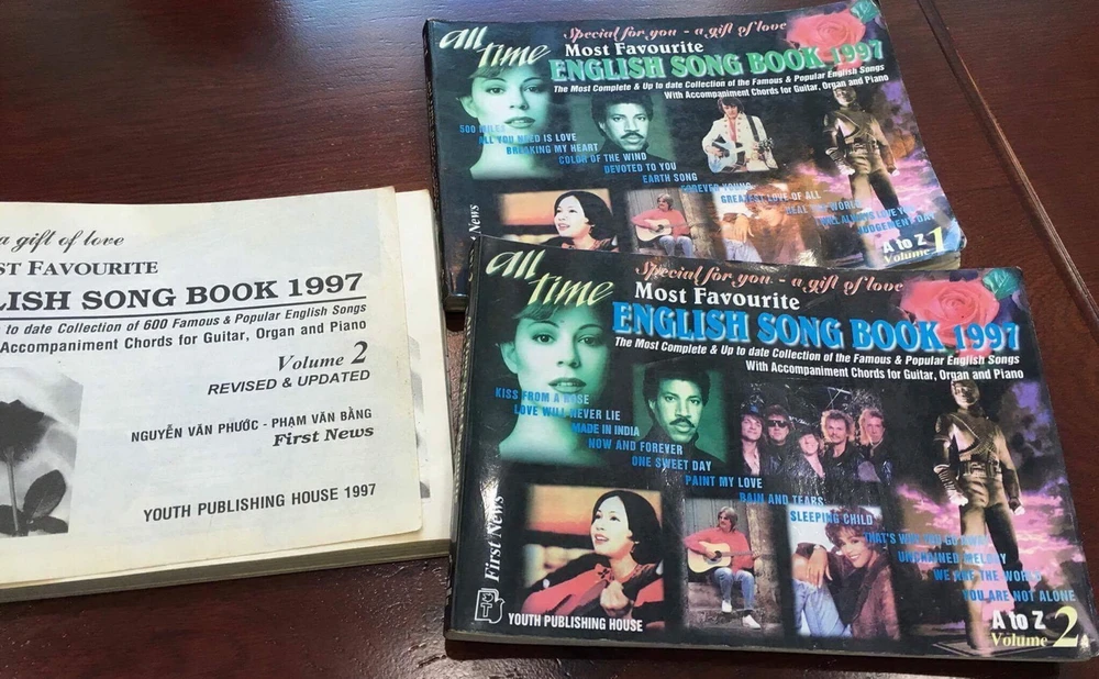 Những bài hát tiếng Anh bất hủ trở lại xôn xao nhắc nhớ